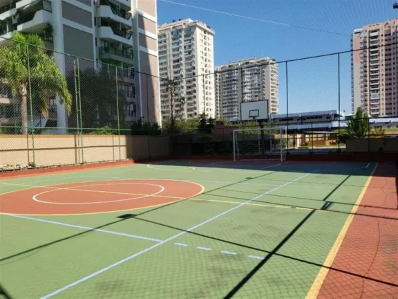 Imagem APARTAMENTO C/ 84M² (REFORMADO)- 1 VAGA DE GARAGEM - COND. PARQUE DAS ROSAS - BARRA DA TIJUCA IMÓVEL AVALIADO EM R$ 900.000,00 1ª PRAÇA: 23/02/2026 - VALOR INICIAL DE VENDA: R$ 900.000,00 2ª PRAÇA: 26/02/2026 - VALOR INICIAL DE VENDA: R$ 450.000,00