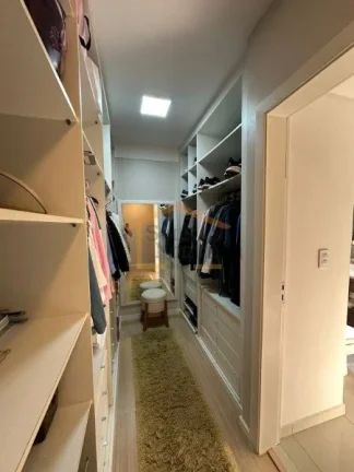 Imagem Apartamento alto padrão!! Todo mobiliado!
4 dormitórios, sendo 2 suítes, closet, sala ampla, saca...