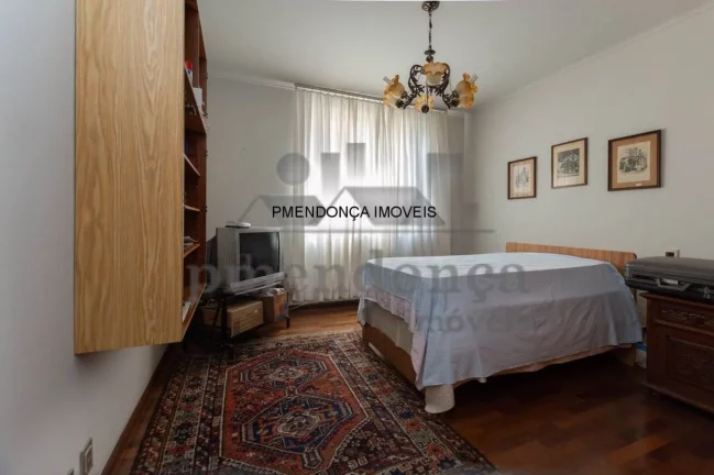 Imagem Belíssimo apartamento, amplo e bem distribuído, totalmente reformado, living para 02 ambientes, te...