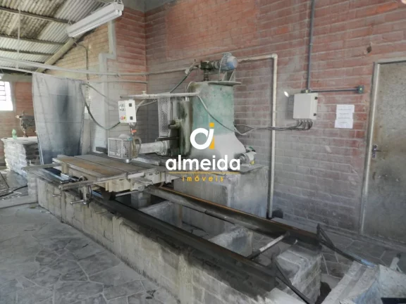 Imagem Empresa a venda com terreno de 30 x 106 de frente para Faixa Velha