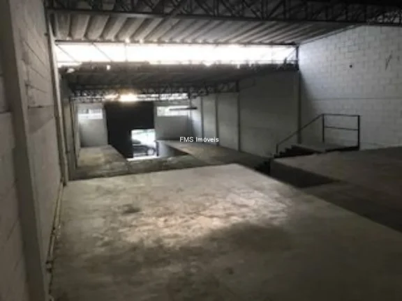 Imagem Aluguel de Loja Comercial de Alto Padrão em São Paulo-SP, Alto de Pinheiros: 2 salas, 2 banheiros, 12 vagas de garagem, 800m².