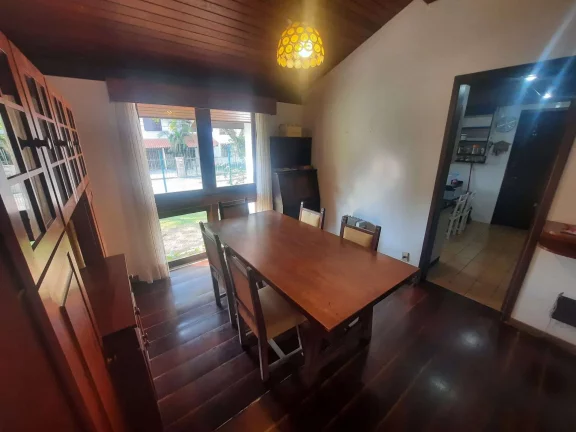 Imagem Casa à Venda, 327 m², 6 Dormitórios, (1 Suíte), Trindade, Florianópolis/SC