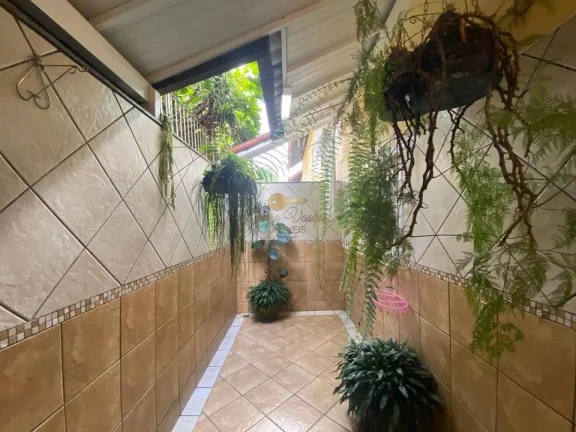 Imagem Casa em Condomínio para Venda em Teresópolis / RJ no bairro Ermitage