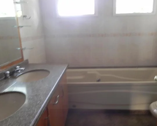Imagem Vendo casa em condomínio fechado 3 suítes , Parque dos Príncipes