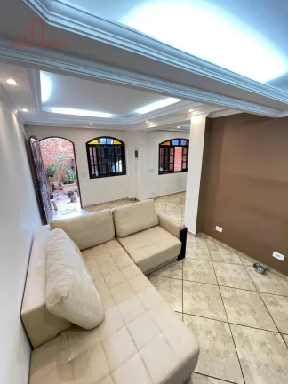 Imagem Casa 200m² - 4 Dorm - 1 Suíte - 2 Vagas