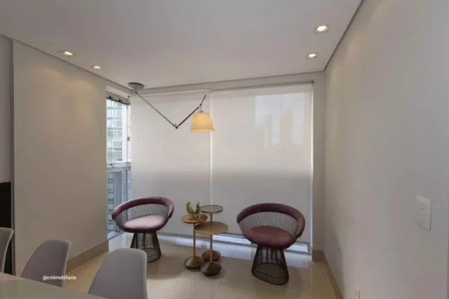 Imagem Localizado na charmosa Vila da Serra, em Nova Lima, este apartamento mobiliado oferece 94m² de conf...