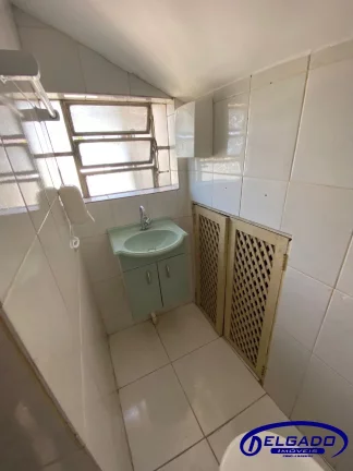 Imagem DELGADO aluga SALA COMERCIAL com aproximadamente 60 m² EM FRENTE A PRAÇA DE ITABORAI-RJ.