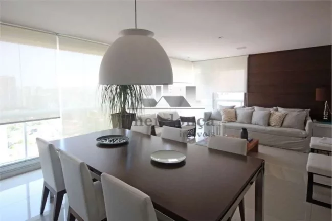 Imagem Beleza e encanto desse apartamento com 170 m² invadem os espaços permeados por tonalidades neutras...