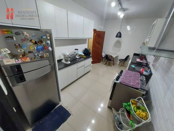 Imagem Excelente CASA TRIPLEX com 250m²