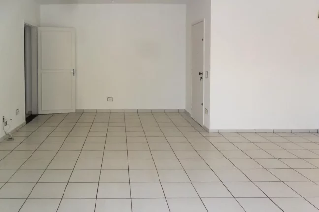 Imagem PITANGUEIRAS- UMA QUADRA DA PRAIA , LOCALIZAÇÃO ESPETACULAR , GARAGEM NO PRÉDIO.