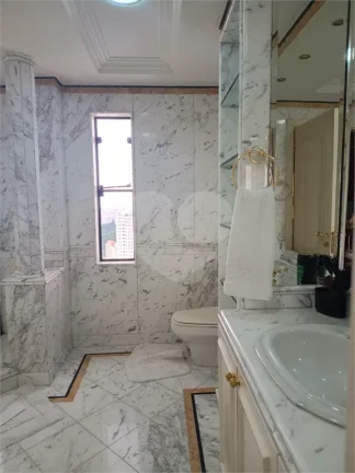 Imagem Apartamento à venda com 4 quartos, sendo 4 suítes, no condomínio Royal Gate, São Paulo - SP