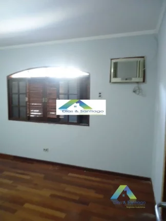 Imagem Sobrado comercial com 11 salas, 2 elevadores, cozinha , 6 banheiros, 2 vagas de garagem, portão eletrônico, sistema verisure e câmeras instalado.