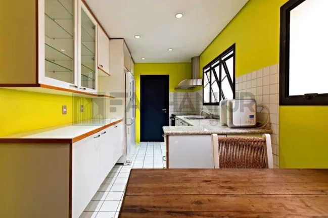 Imagem Apartamento de Luxo na Jardim Europa, São Paulo-SP: 3 quartos, 3 suítes, 3 salas, 5 banheiros, 3 vagas - 225m². Aproveite!