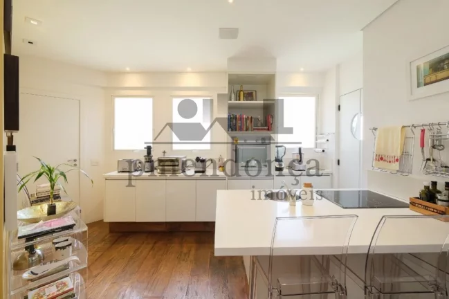 Imagem Maravilhoso apartamento duplex no Itaim Bibi com 394m².