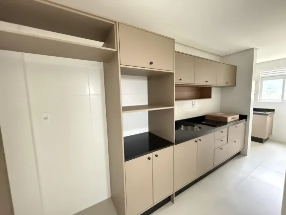 Imagem Apartamento 03 quartos, sendo 01 suíte novo e pronto para morar, na Praia de Gravatáa em Navegantes SC. Adriano Carpes Imóveis Vende
