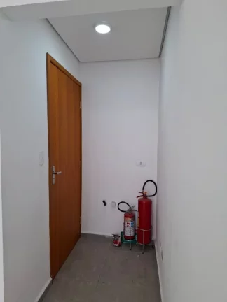 Imagem Sala Comercial para Locação no Centro de Santo André-SP: 1 Sala, 1 Banheiro, 40m² de Área!