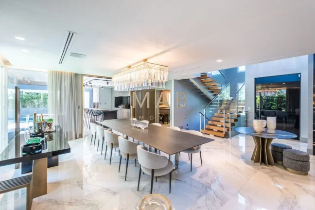 Imagem Casa de Altíssimo Padrão com 4 Pavimentos à Venda em Jurerê Internacional, Florianópolis SC!!