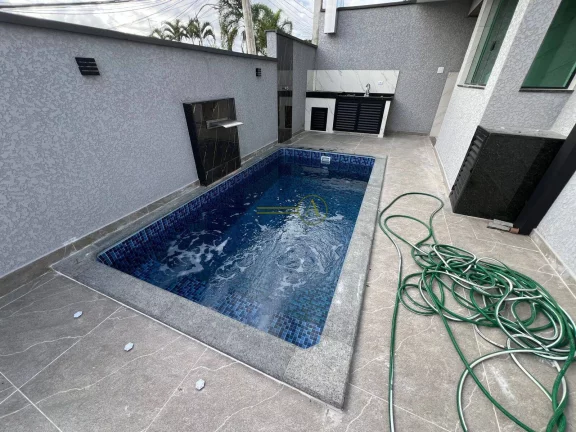 Imagem Sobrado novo a venda Cozinha planejada Suíte master com closet Peruíbe