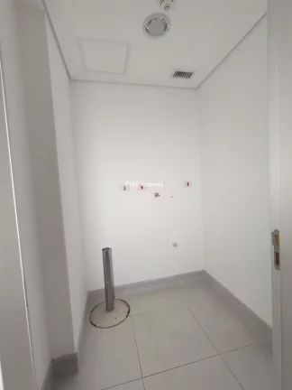 Imagem Conjunto comercial com 677m² para locação em Alphaville.