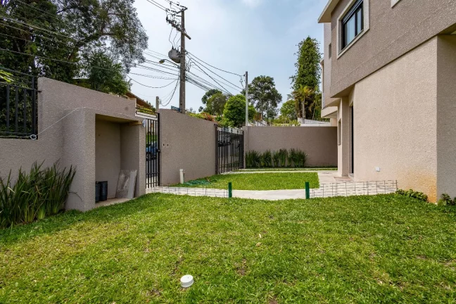 Imagem Sobrado com 3 Suítes, 2 vagas, churrasqueira à venda, 190 m² por R$ 1.304.680 - Vista Alegre - Curitiba/PR