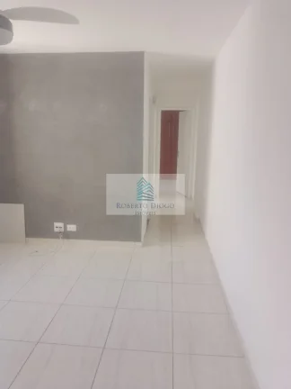 Imagem Apartamento à venda no Rio de Janeiro-RJ, bairro Camorim: 2 quartos, 1 sala, 1 banheiro, 1 vaga.