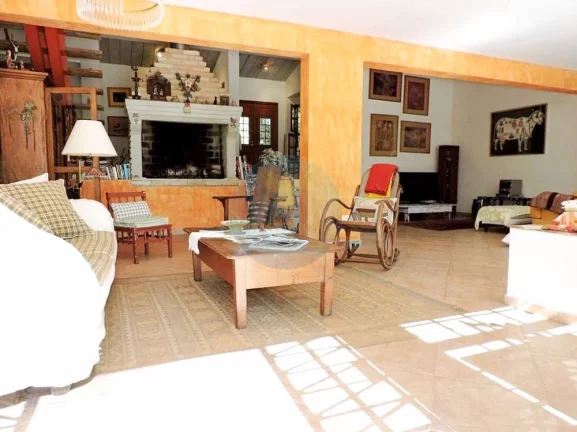 Imagem Casa em Condomínio a Venda no bairro Granja Viana - Embu das Artes, SP