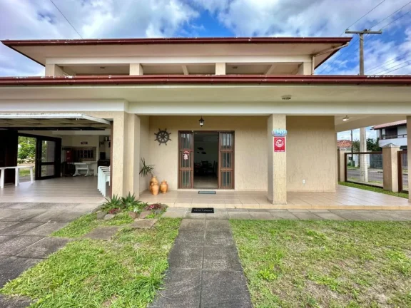 Imagem Sobrado 8 dormitórios - Bairro Capão Novo