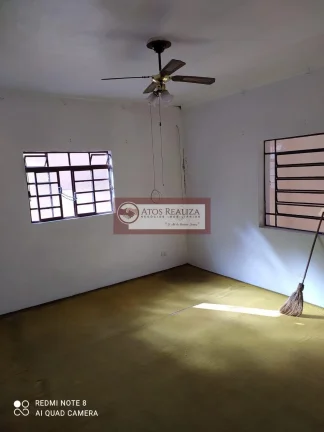 Imagem Exclusivo: Oportunidade Rara a venda no centro da Cidade Dutra. Vendo casa térreo no coração da cidade Dutra, São 320m² de tereno, 170m² de construção, necessita reforma, imóvel para investir, São 4 Dormitórios, 2 salas, 2 banheiros, despensa, quintal amp