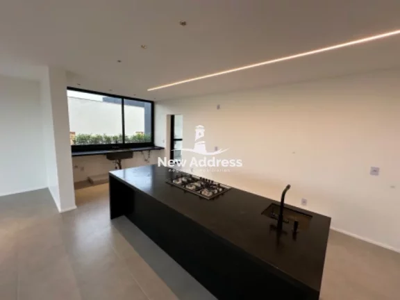 Imagem Belíssima casa triplex de alto padrão no Riviera Park