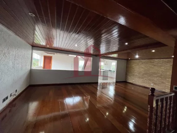 Imagem Imperdível oportunidade! Casa à venda em Mairiporã-SP, bairro Samambaia, 2 quartos, 1 suíte, 1 sala, 5 banheiros, 5 vagas, 405m².