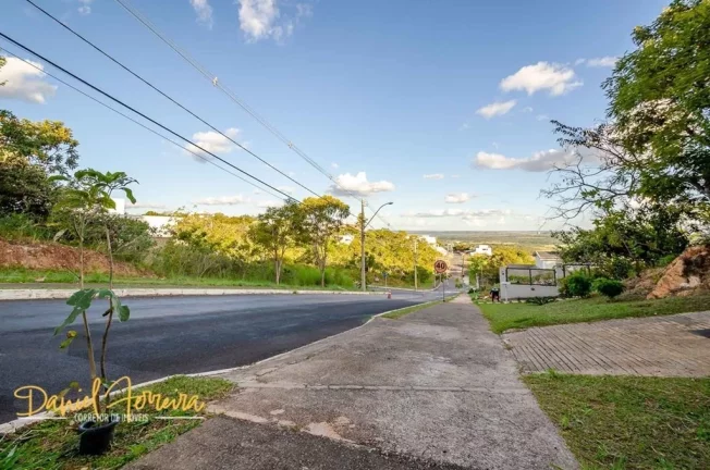Imagem Daniel Ferreira Vende: Lote plano e nascente - Condomínio Santa Monica