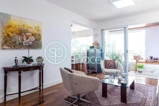 Imagem Amplo apartamento à venda com 3 quartos, sendo 3 suítes, e 4 banheiros no total. Este apartamento ...