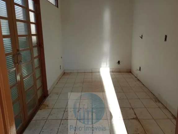Imagem Casa bairro Presidente Dutra R$ 199.000 com 3 dormitórios, garagem 3 veículos, escritório em Ribeirão Preto - SP
