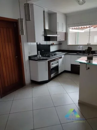 Imagem Lindo sobrado 3 suites, 4 vagas, espaço Gourmet localização privilegiada com excelente valor !