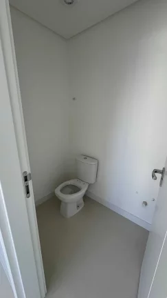 Imagem Apartamento com 4 suítes e 2 vagas de garagem no Centro em Itapema/SC