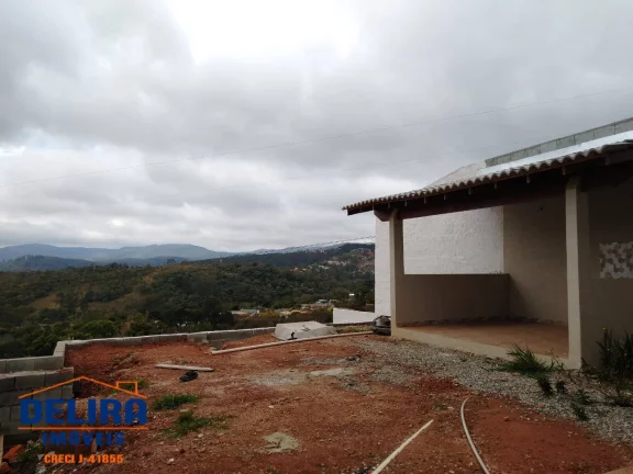 Imagem Linda Casa à Venda - Seu Novo Lar com Vista para a Natureza!