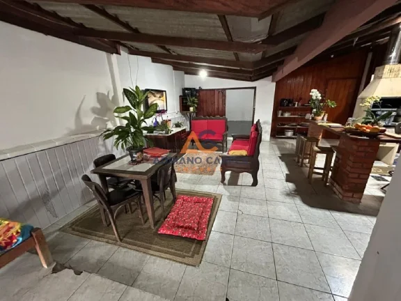 Imagem Casa com 3 dormitórios a venda no bairro Meia Praia na cidade de Navegantes - Adriano Carpes vende