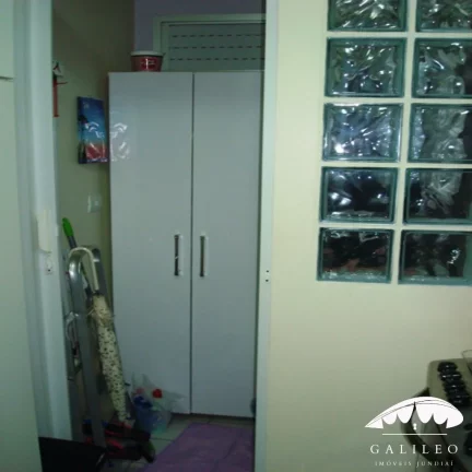 Imagem VENDA | APARTAMENTO NO RESIDENCIAL NOVE DE JULHO - Com 2 dormitórios, com varanda, armários planejados no quarto, banheiro, cozinha e 01 vaga coberta.