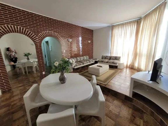 Imagem PITANGUEIRAS – FRENTE AO MAR COM MARAVILHOSA VISTA, MARAVILHOSO APARTAMENTO TOTALMENTE AMPLO E AREJADO, GARAGEM EM PARQUEAMENTO.