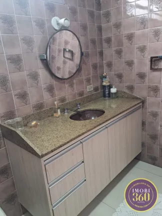 Imagem Casa com 04 dormitórios e com 02 vagas de garagem na Vila Mafra