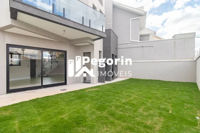 Imagem Sobrado Triplex em Condomínio