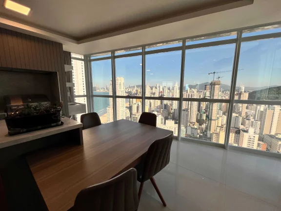 Imagem Apartamento com 4 suítes e 3 vagas de garagem em Balneário Camboriú/SC