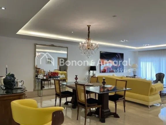Imagem Ampla residência, muita luz natural, cômodos grandes, funcionalidade
483m² área construída em u...