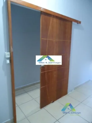 Imagem Sobrado comercial com 11 salas, 2 elevadores, cozinha , 6 banheiros, 2 vagas de garagem, portão eletrônico, sistema verisure e câmeras instalado.