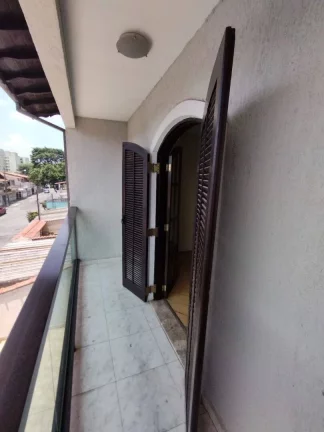 Imagem Sobrado com 3 dormitórios para alugar, 200 m² por R$ 3.150/mês - Parque Marajoara - Santo André/SP