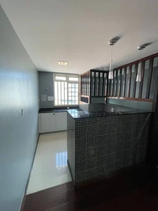 Imagem Espaçosa Casa à Venda no Bairro Coroa do Meio