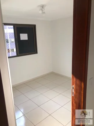 Imagem Apartamento para Venda em Goiânia, SETOR BELA VISTA, 3 dormitórios, 1 suíte, 3 banheiros, 1 vaga