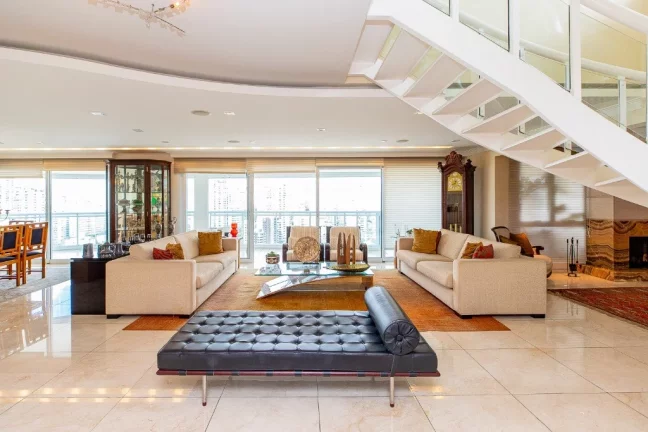Imagem Luxuosa Cobertura Duplex à Venda em São Paulo - Pacaembu: 3 Quartos, 3 Suítes, 3 Salas, 6 Banheiros, 6 Vagas de Garagem, 1.175m² de Área - Um Espetáculo de Residência!