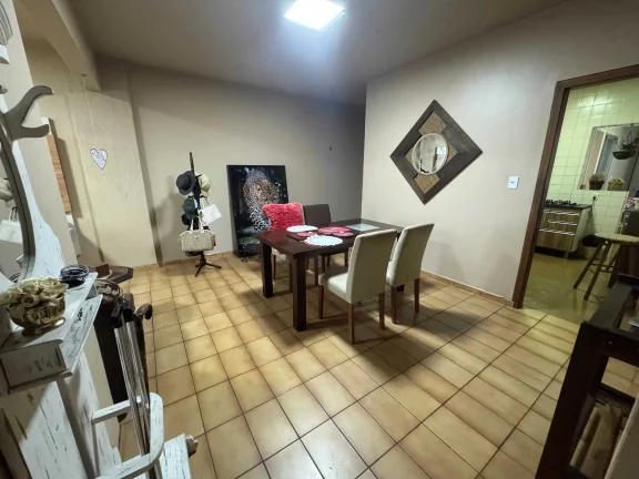 Imagem Apartamento frente mar com 3 dormitórios sendo 2 suítes e 1 vaga de garagem em Balneário Camboriú