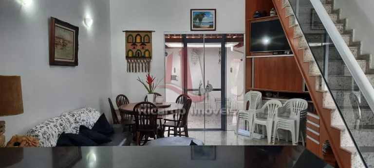 Imagem Excelente Casa Duplex Ampla c/ 4 Quartos 125m²